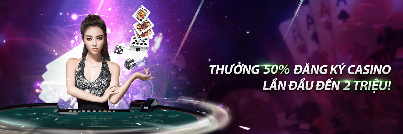 Bàn chơi Tài Xỉu Top88 với xúc xắc và chip cược