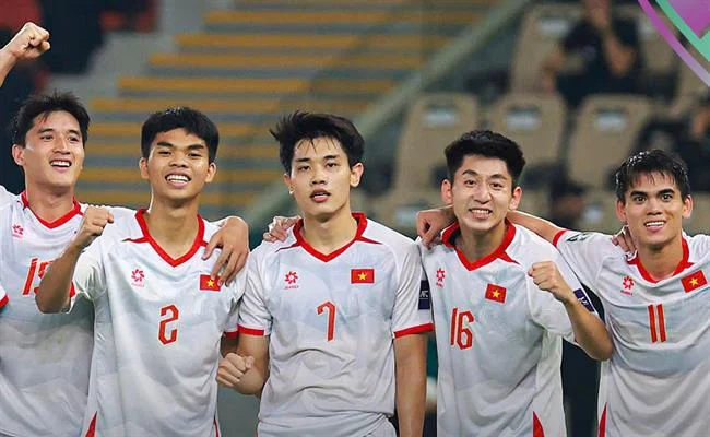 Biểu tượng cấp bậc VIP Bạc, thể hiện sự thăng tiến và phần thưởng lớn hơn.